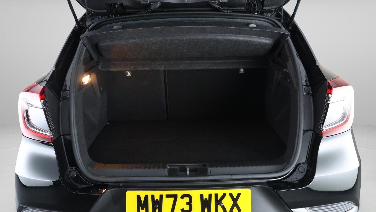 Used Renault Captur 2023 for sale - 76432939: Photo 18