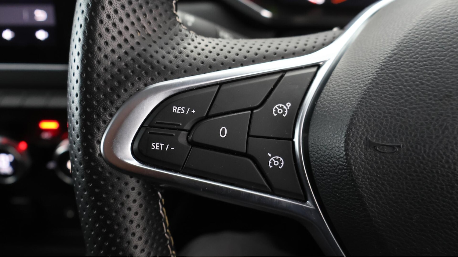 Used Renault Captur 2023 for sale - 76432939: Photo 22