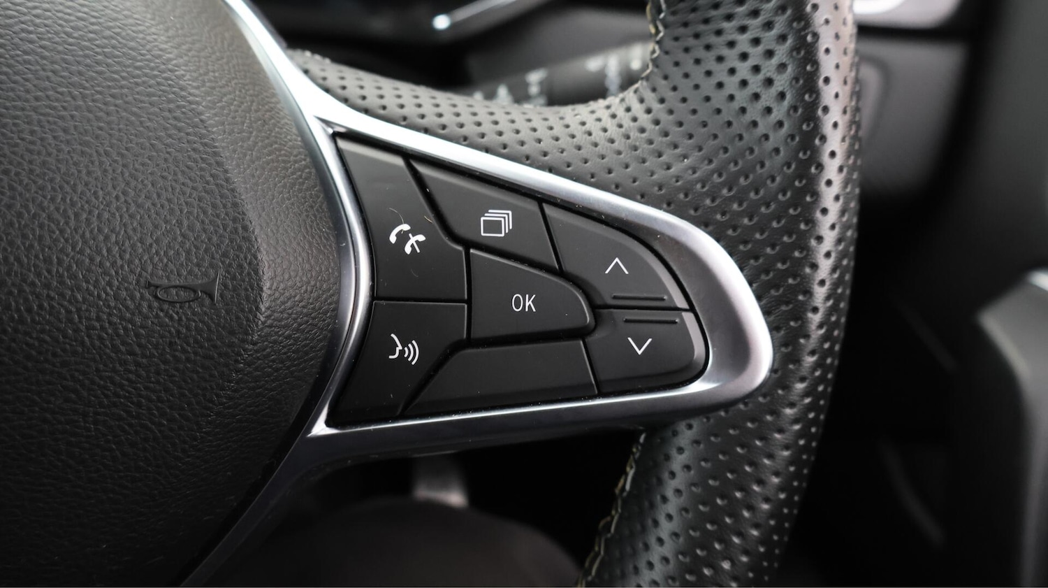 Used Renault Captur 2023 for sale - 76432939: Photo 23