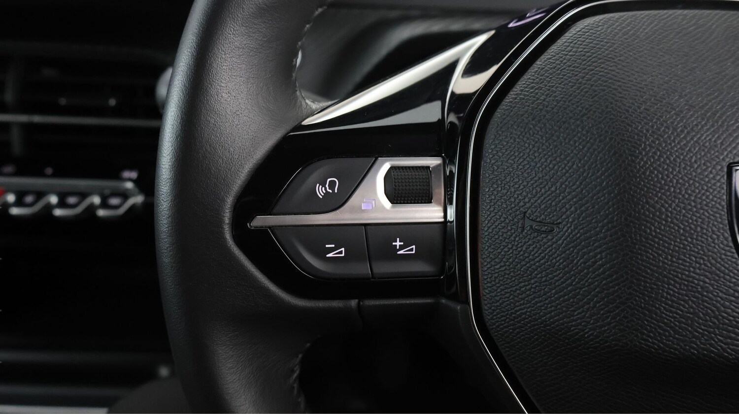 Used Peugeot 2008 2024 for sale - 77982756: Photo 21