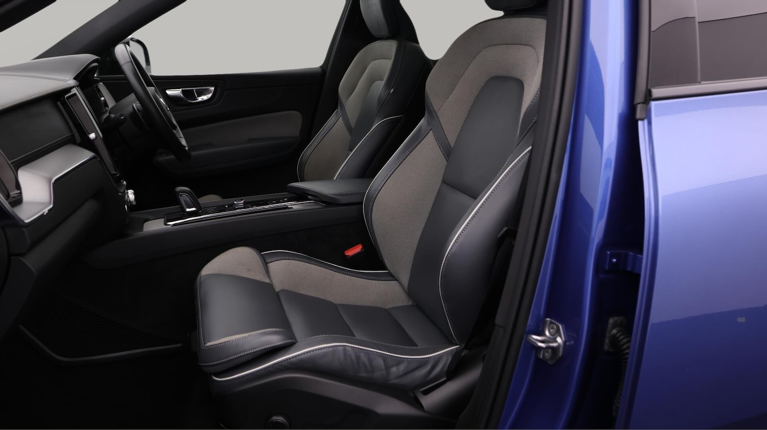 Used Volvo XC60 2020 for sale - 76715456: Photo 15