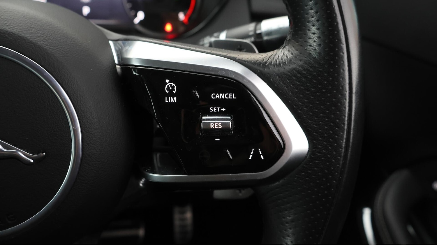 Used Jaguar E-Pace 2021 for sale - 76109058: Photo 42