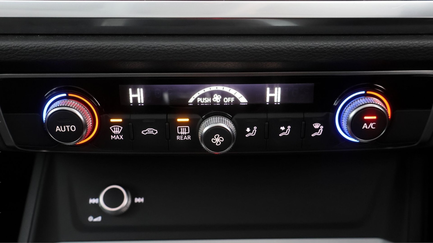 Used Audi Q3 2020 for sale - 77403435: Photo 12