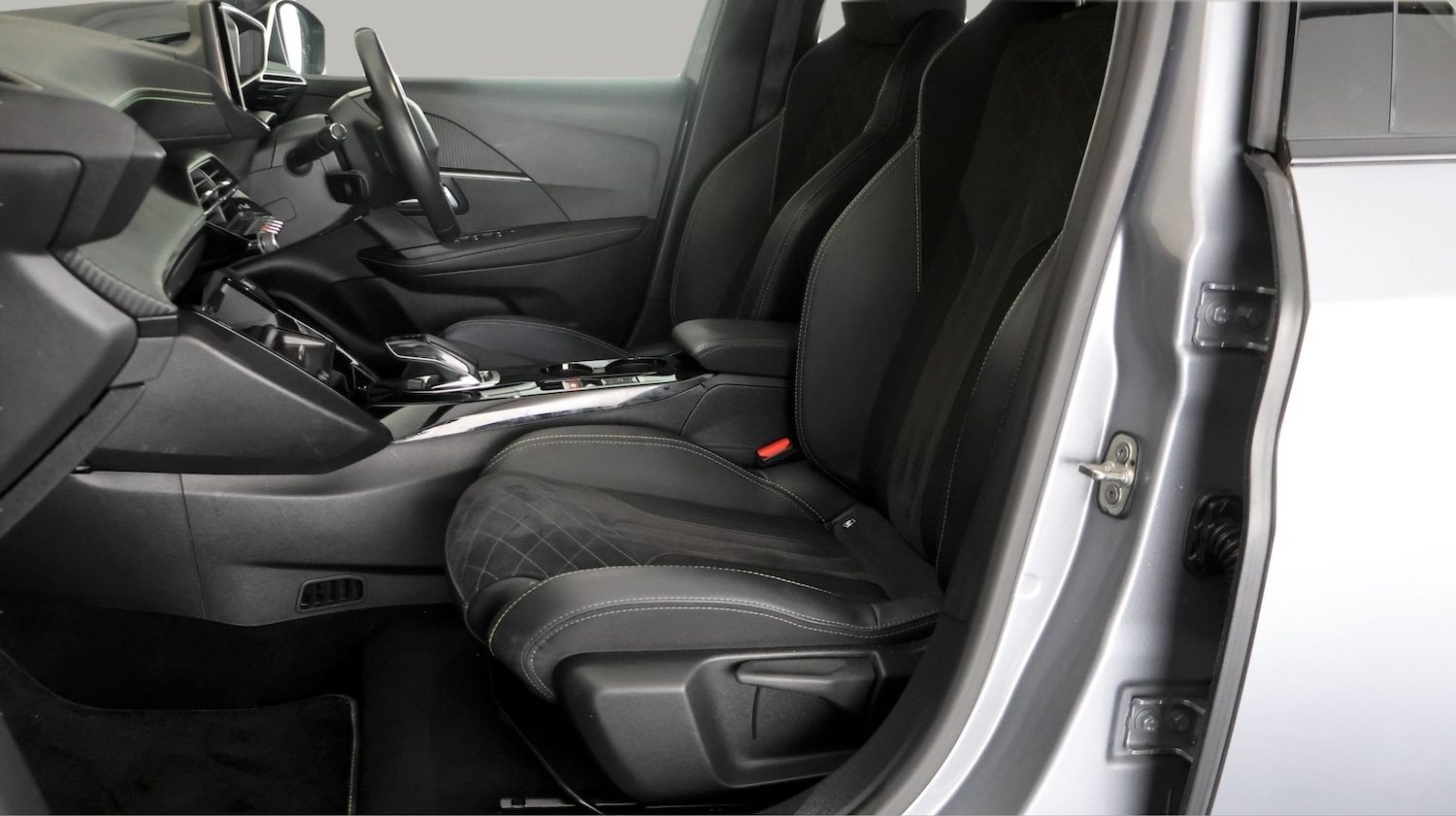 Used Peugeot 208 2021 for sale - 77622269: Photo 14