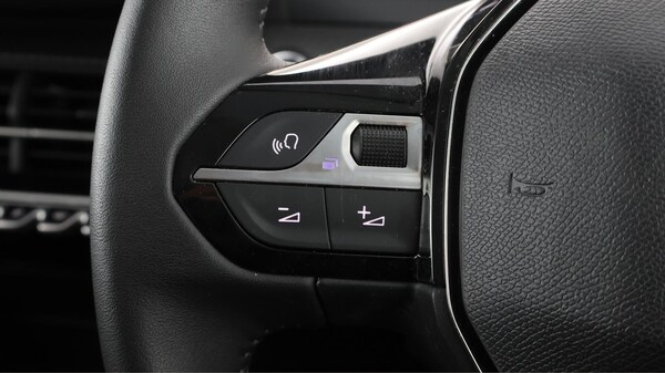Used Peugeot 208 2023 for sale - 76251116: Photo 23
