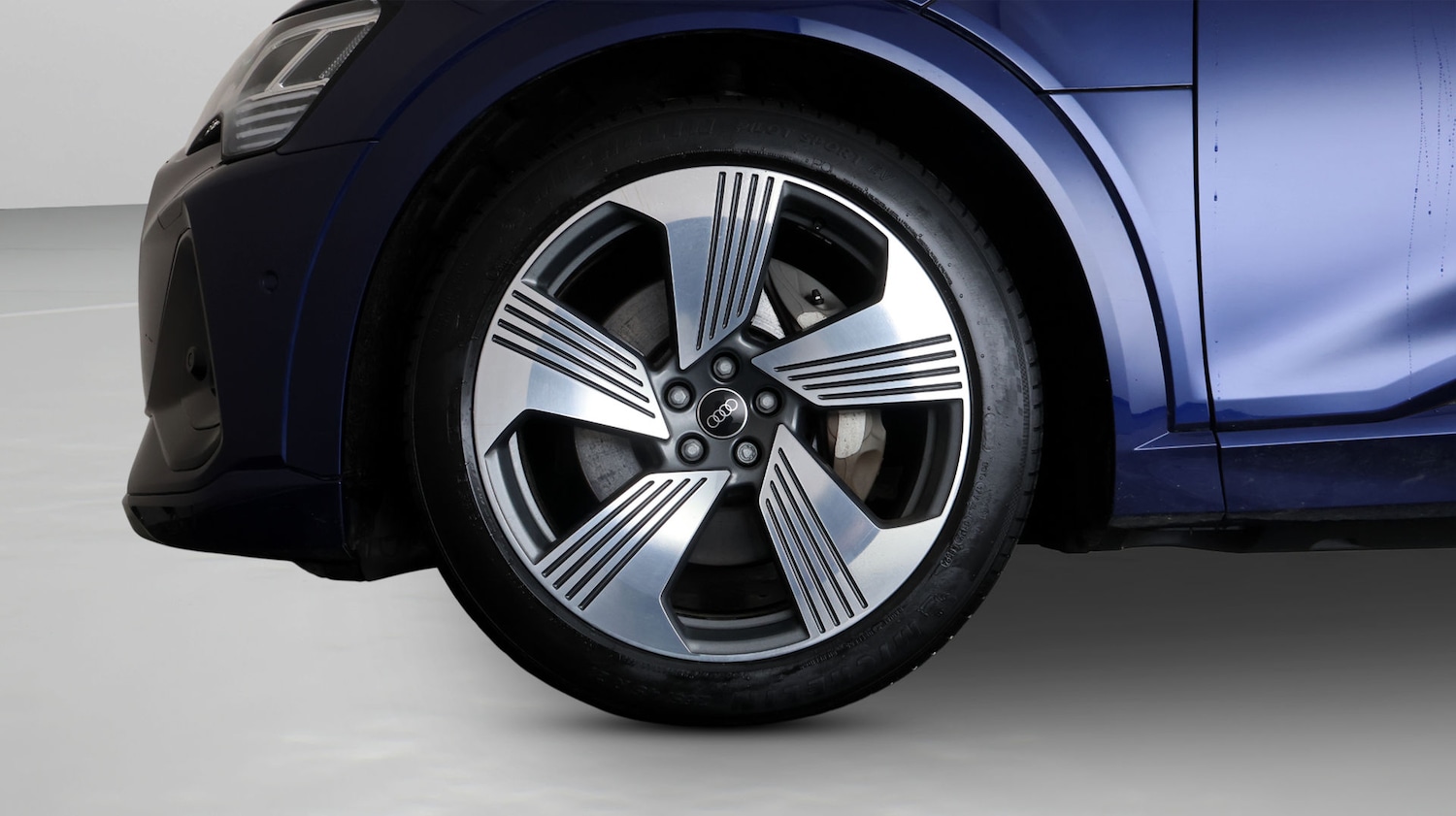 Used Audi e-tron 2023 for sale - 77379395: Photo 17