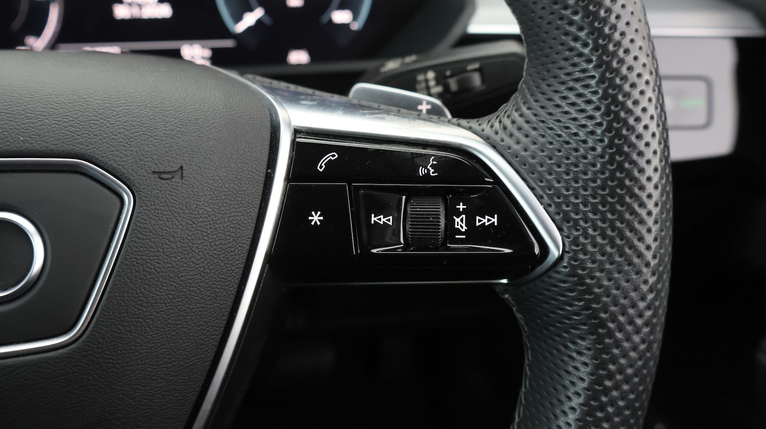 Used Audi e-tron 2023 for sale - 77379395: Photo 23