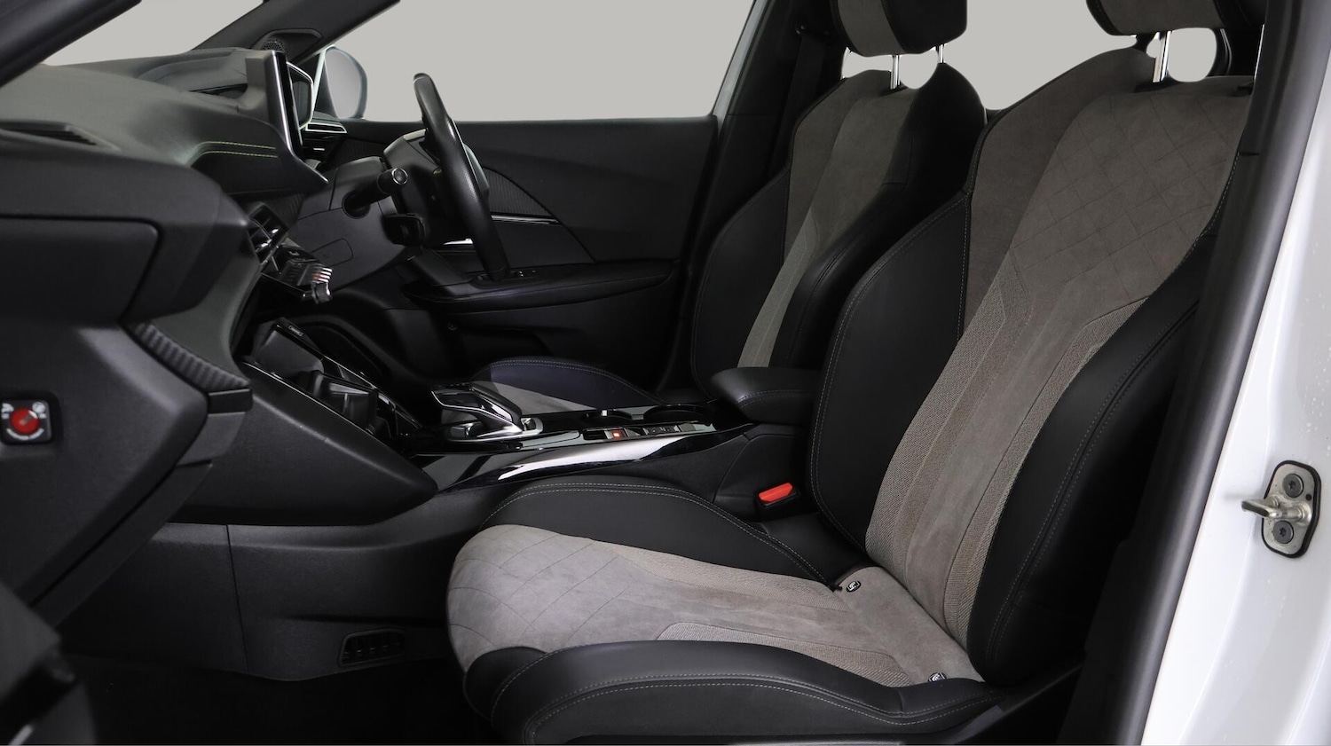 Used Peugeot E-2008 2021 for sale - 76381174: Photo 14