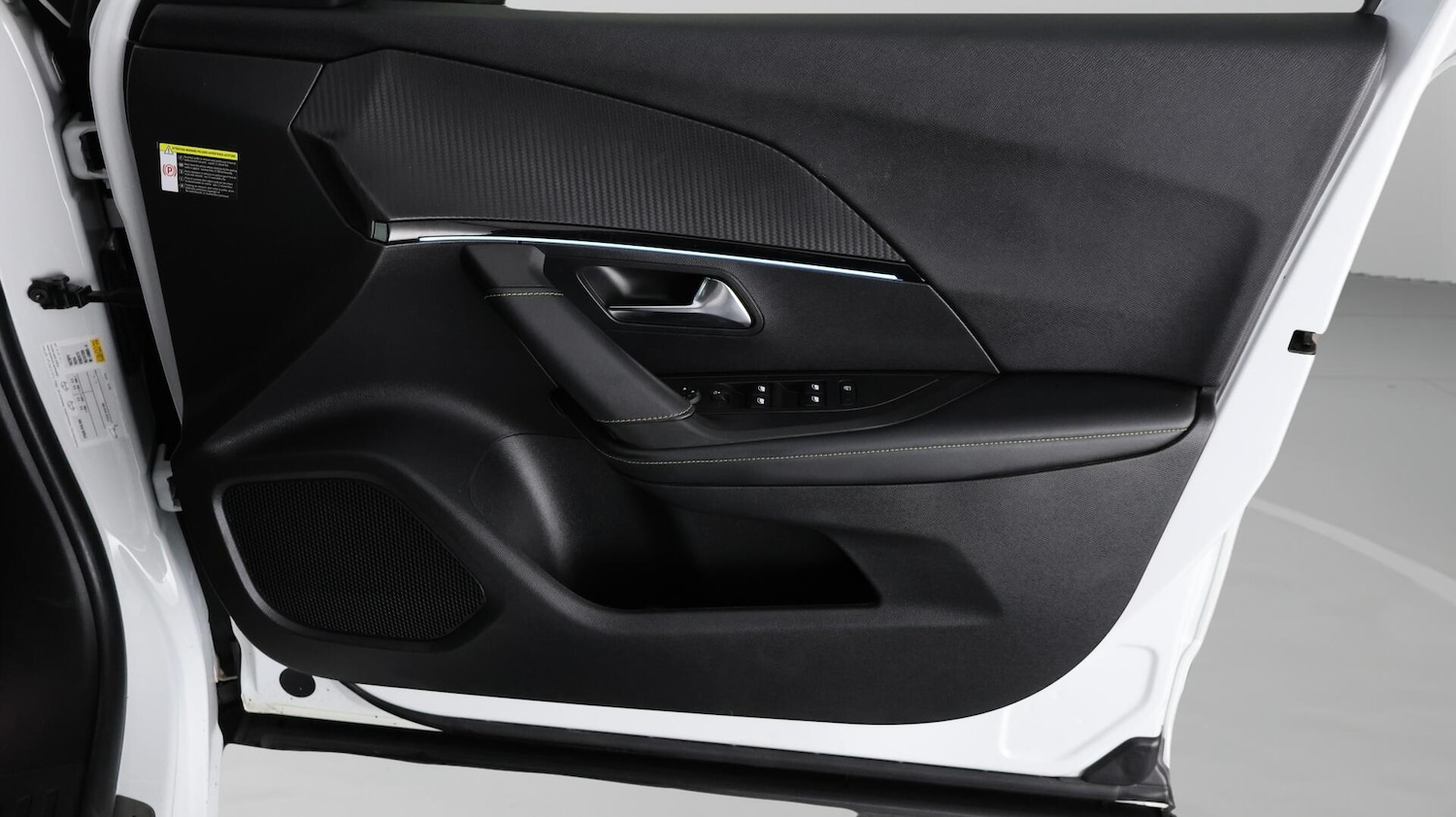 Used Peugeot E-2008 2021 for sale - 76381174: Photo 15