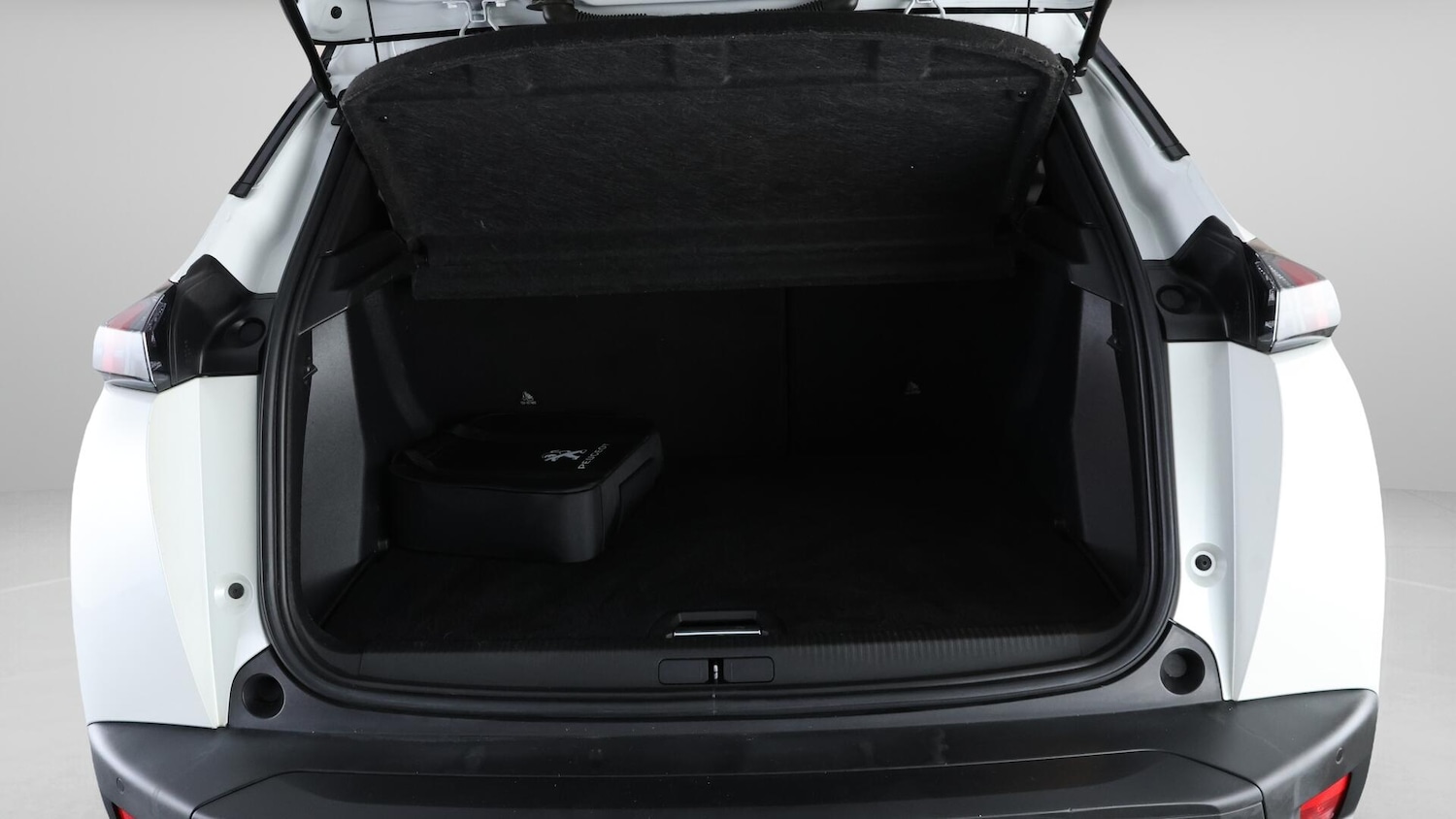 Used Peugeot E-2008 2021 for sale - 76381174: Photo 17