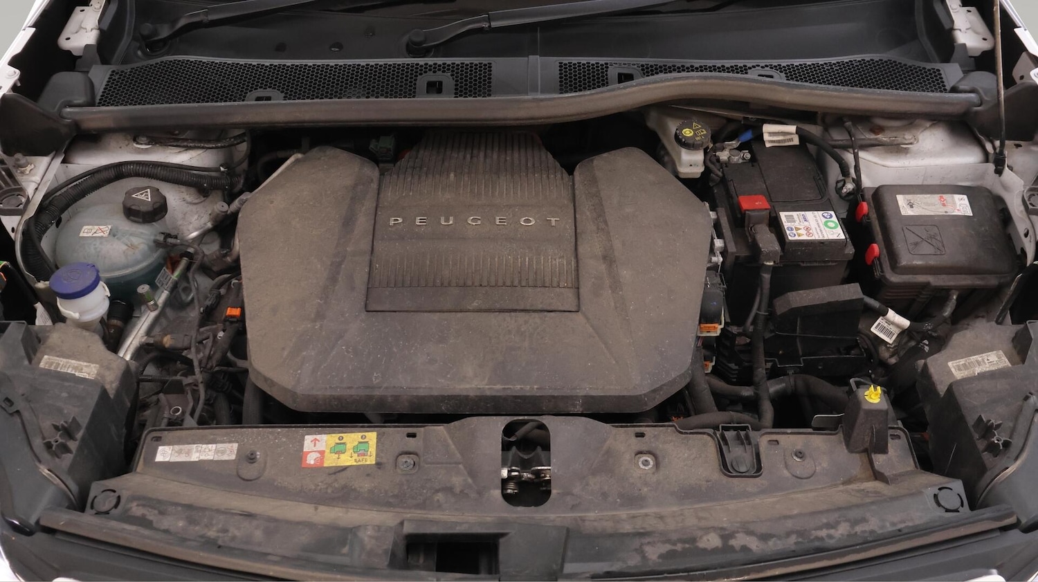 Used Peugeot E-2008 2021 for sale - 76381174: Photo 19