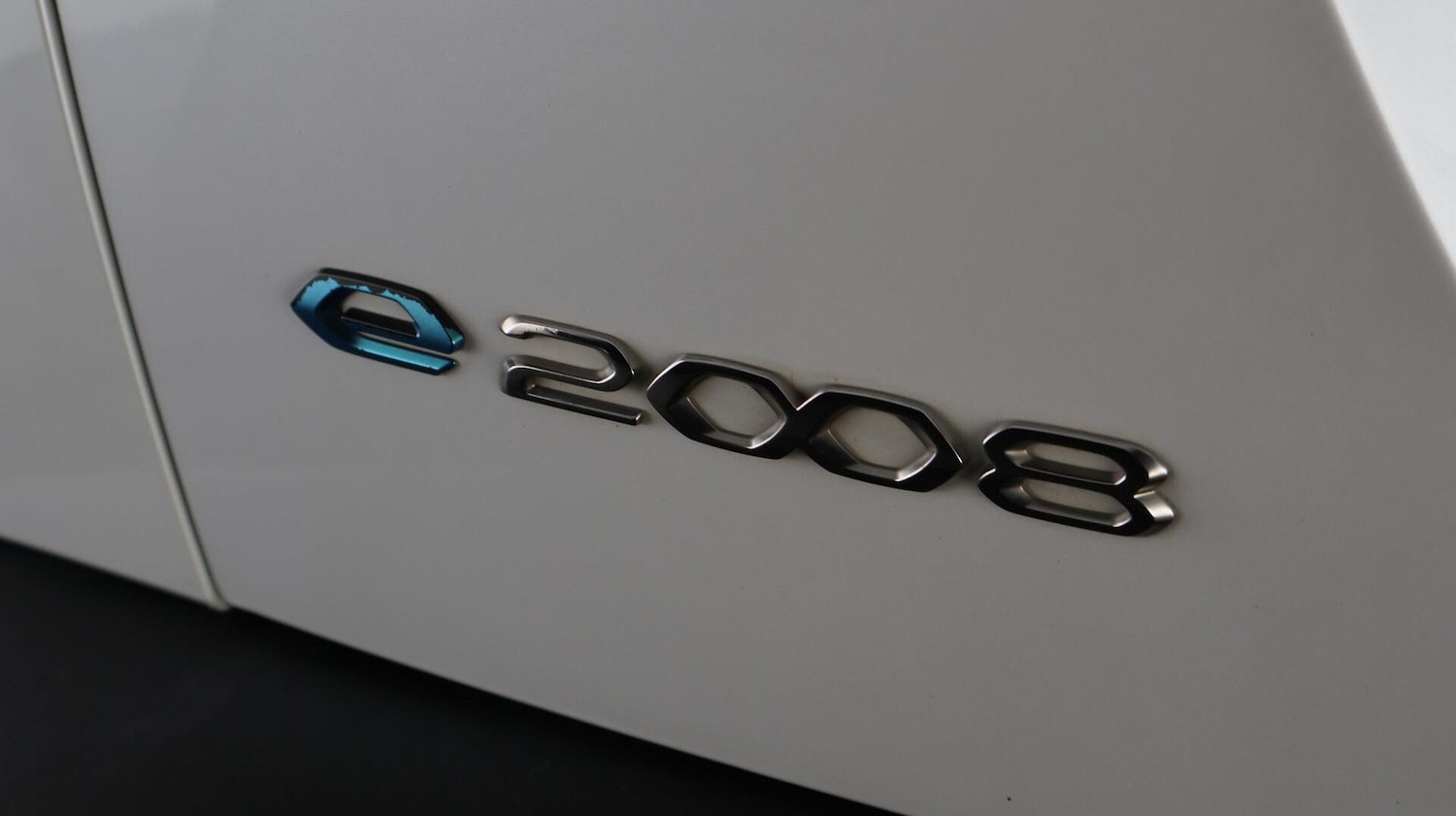 Used Peugeot E-2008 2021 for sale - 76381174: Photo 21