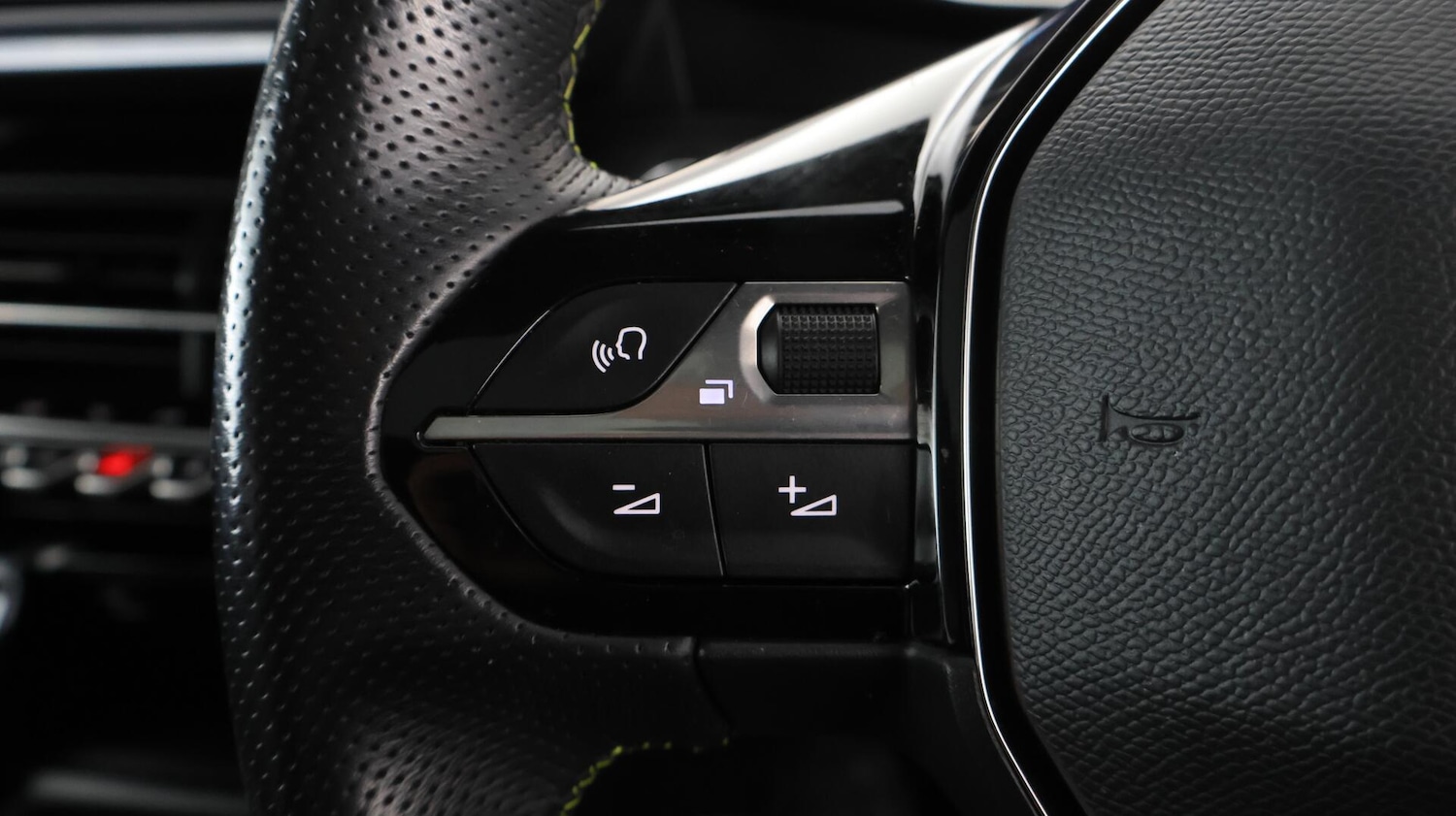 Used Peugeot E-2008 2021 for sale - 76381174: Photo 23