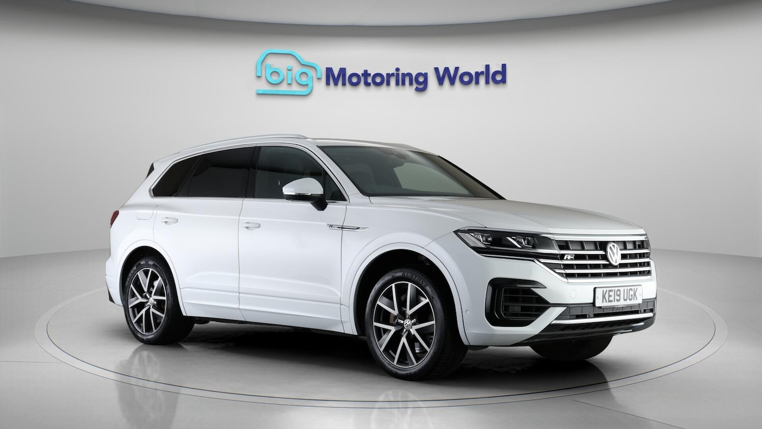 Used Volkswagen Touareg 2019 for sale - 76381300: Photo 1