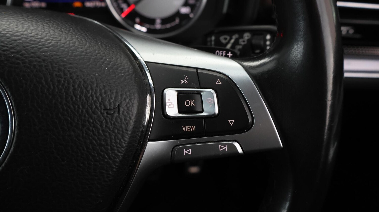 Used Volkswagen Touareg 2019 for sale - 76381300: Photo 24