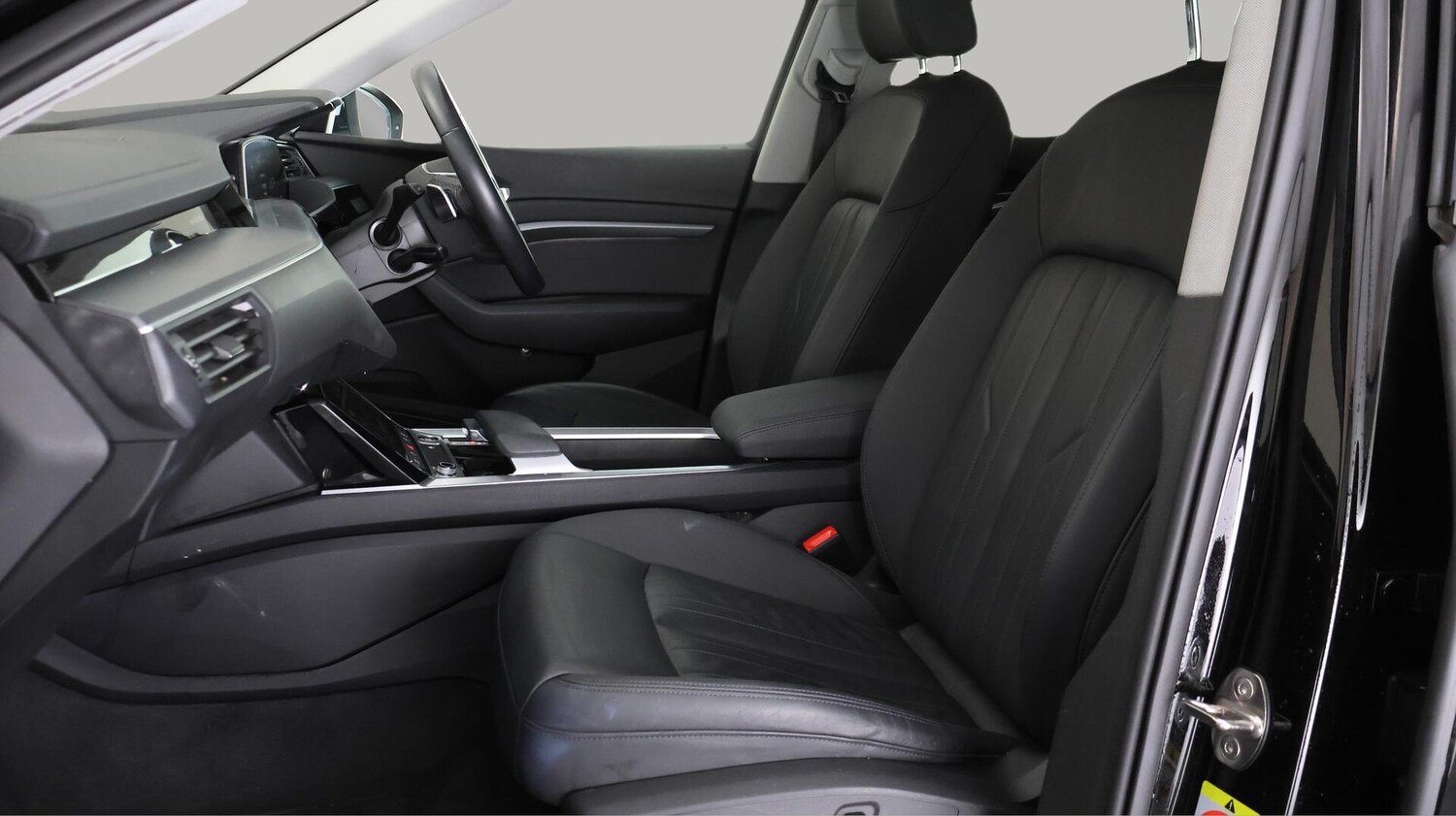 Used Audi e-tron 2021 for sale - 76472469: Photo 15