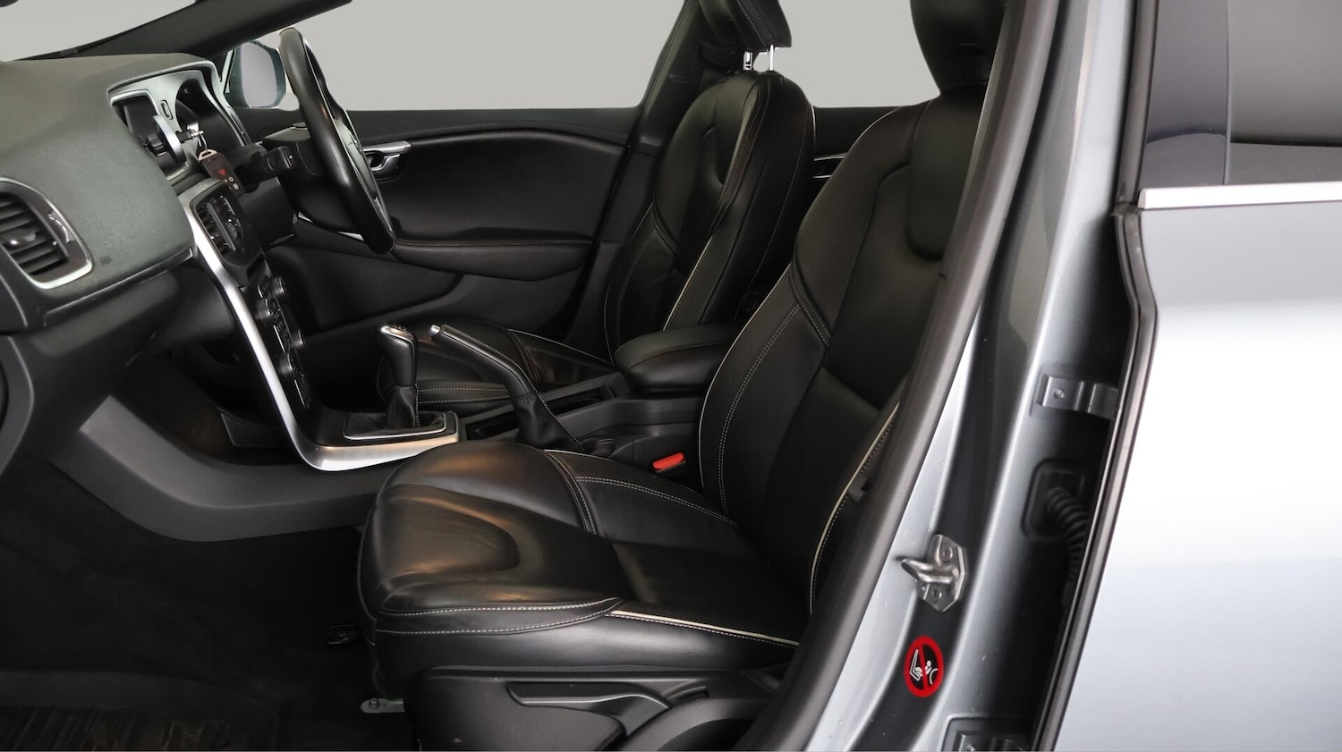 Used Volvo V40 2018 for sale - 76123026: Photo 14