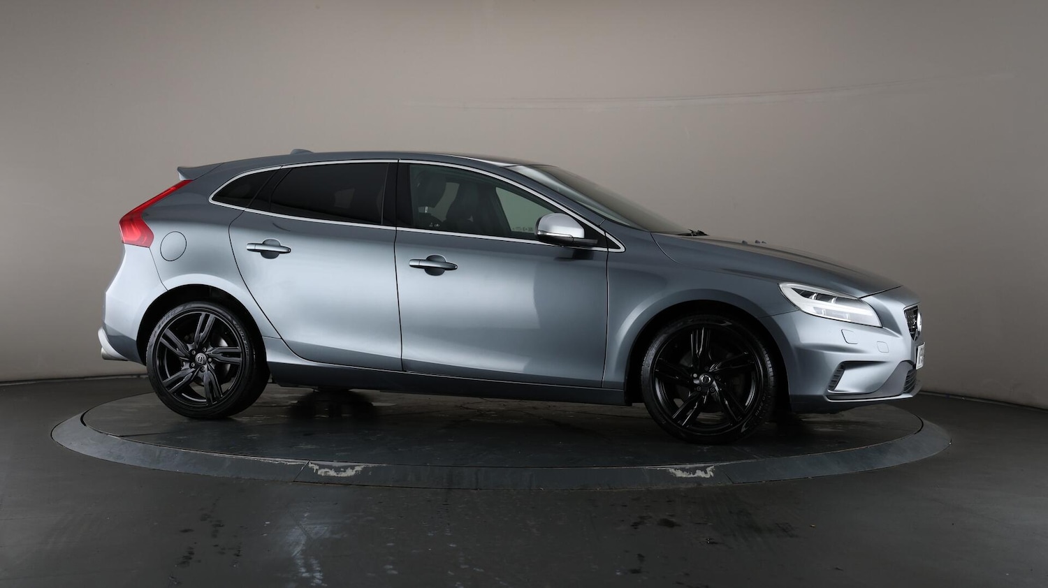 Used Volvo V40 2018 for sale - 76123026: Photo 57
