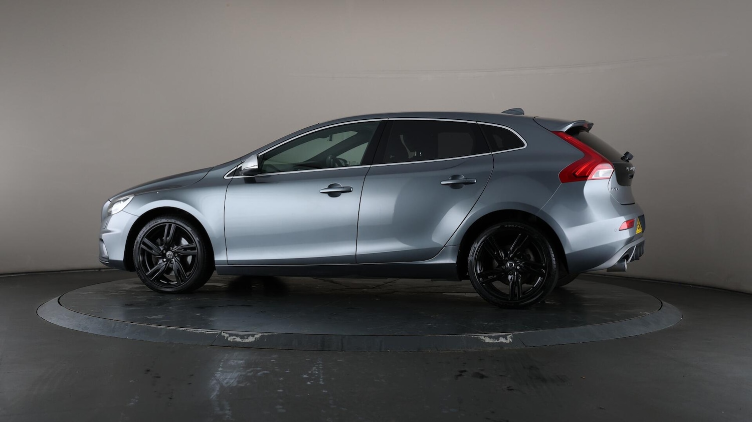 Used Volvo V40 2018 for sale - 76123026: Photo 76
