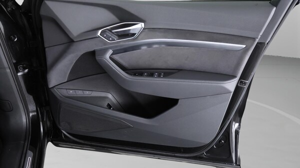 Used Audi e-tron 2022 for sale - 76327382: Photo 16