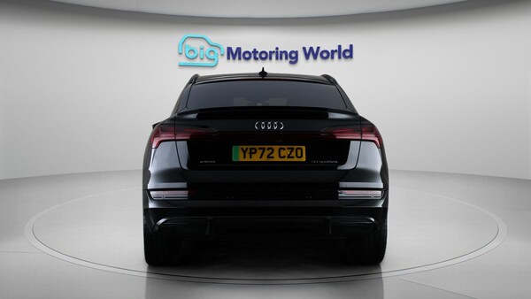 Used Audi e-tron 2022 for sale - 76327382: Photo 7