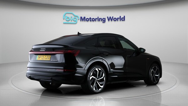 Used Audi e-tron 2022 for sale - 76327382: Photo 8
