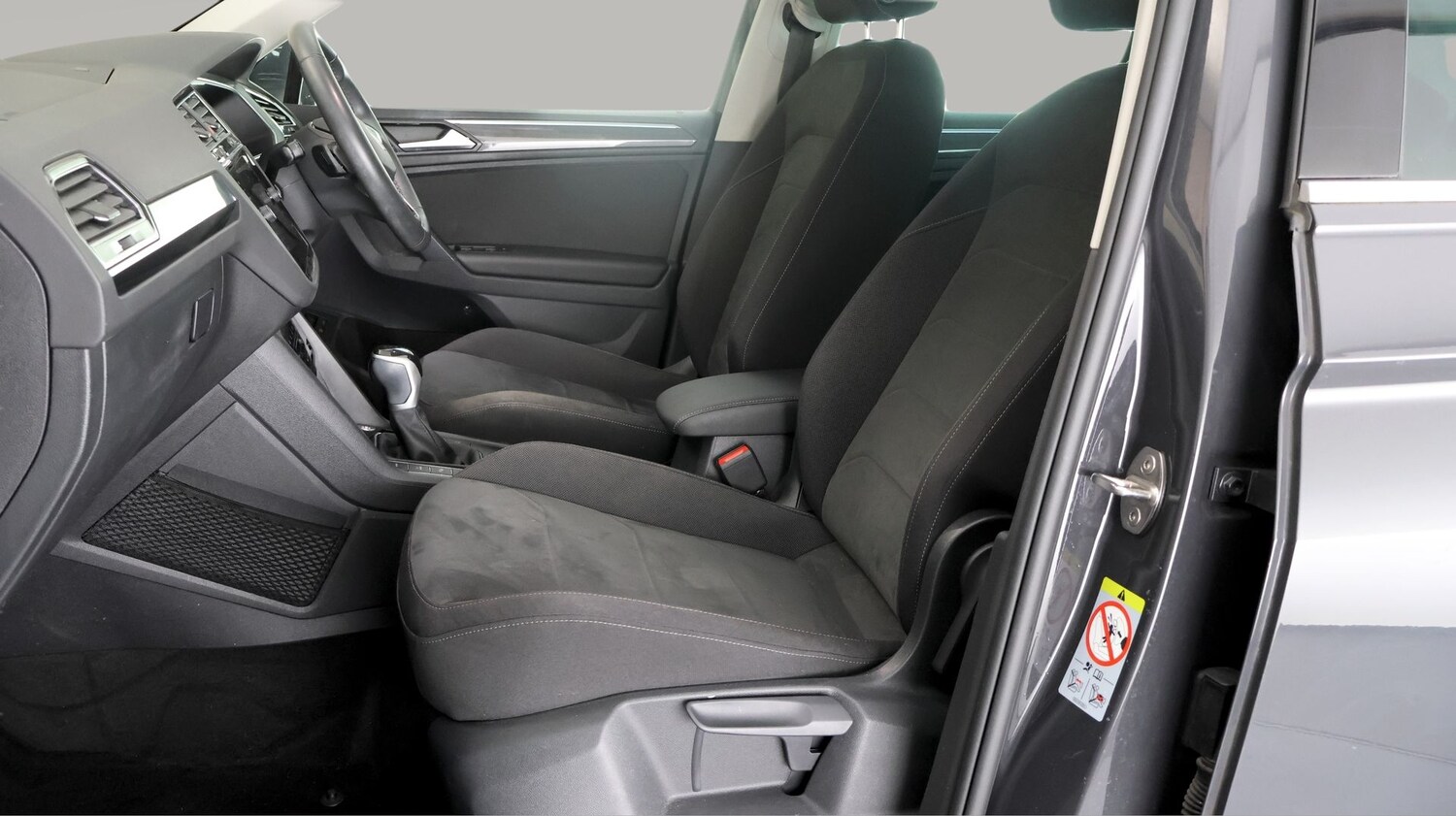 Used Volkswagen Tiguan 2023 for sale - 78106102: Photo 13