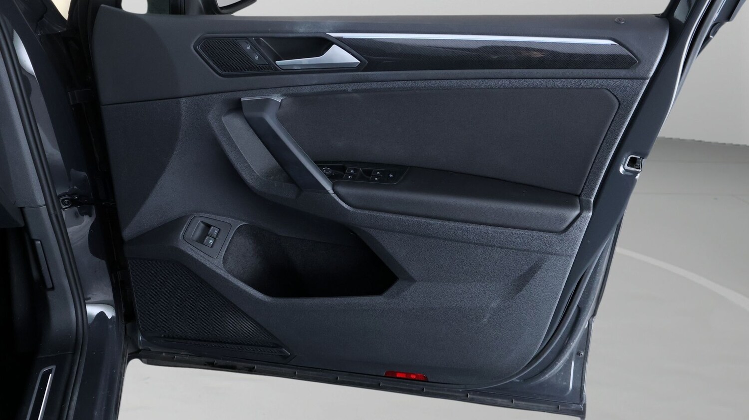 Used Volkswagen Tiguan 2023 for sale - 78106102: Photo 14