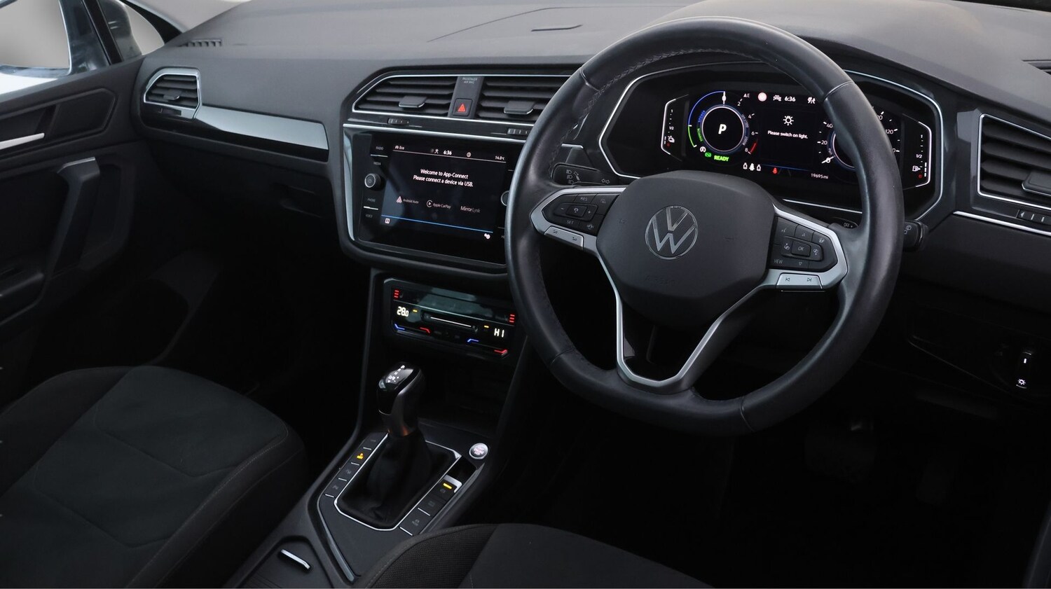 Used Volkswagen Tiguan 2023 for sale - 78106102: Photo 9