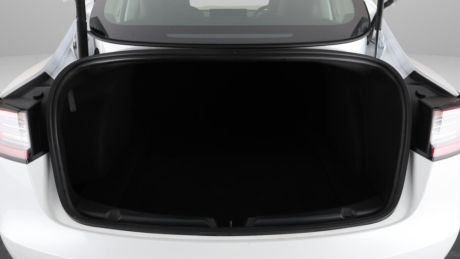Used Tesla Model 3 2021 for sale - 76137408: Photo 17