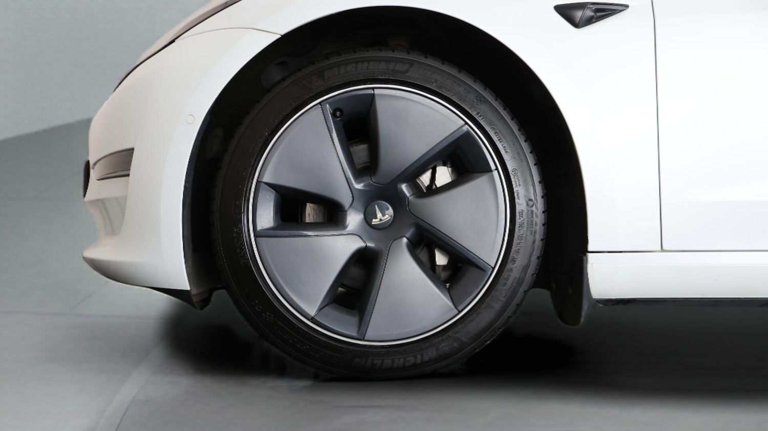 Used Tesla Model 3 2021 for sale - 76137408: Photo 18