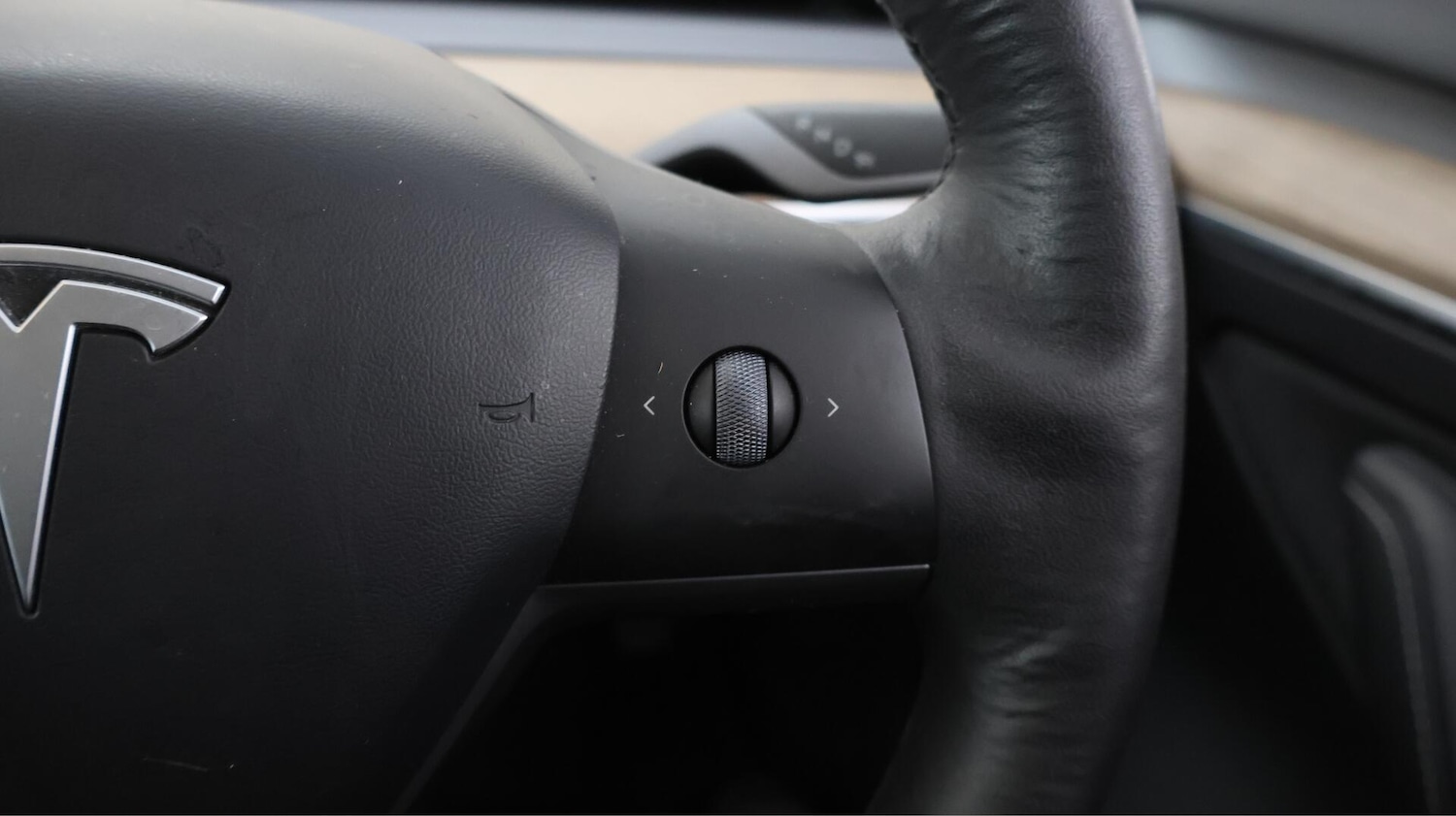 Used Tesla Model 3 2021 for sale - 76137408: Photo 23