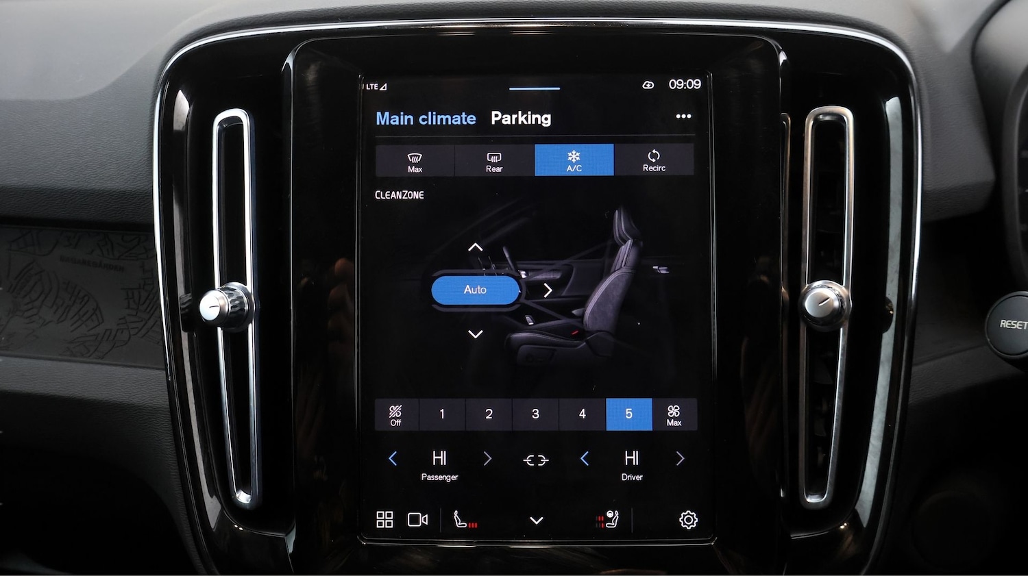 Used Volvo XC40 2022 for sale - 77379370: Photo 11