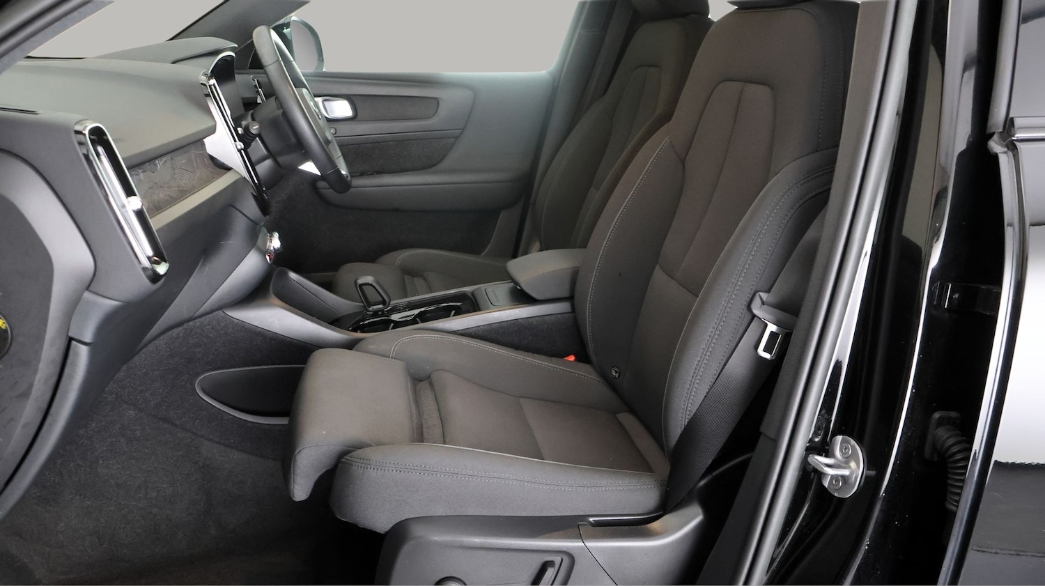 Used Volvo XC40 2022 for sale - 77379370: Photo 13