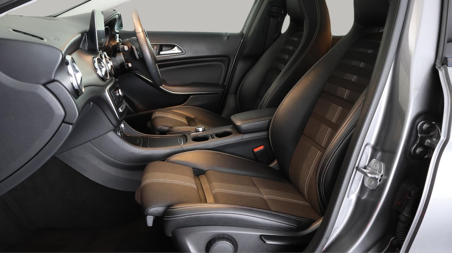 Used Mercedes-Benz GLA 2019 for sale - 76440933: Photo 14