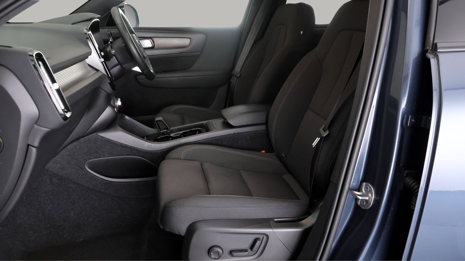 Used Volvo XC40 2022 for sale - 77746089: Photo 13