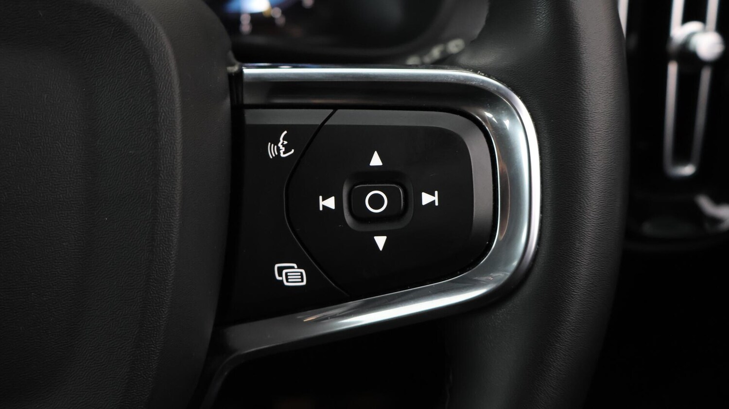 Used Volvo XC40 2022 for sale - 76596951: Photo 25