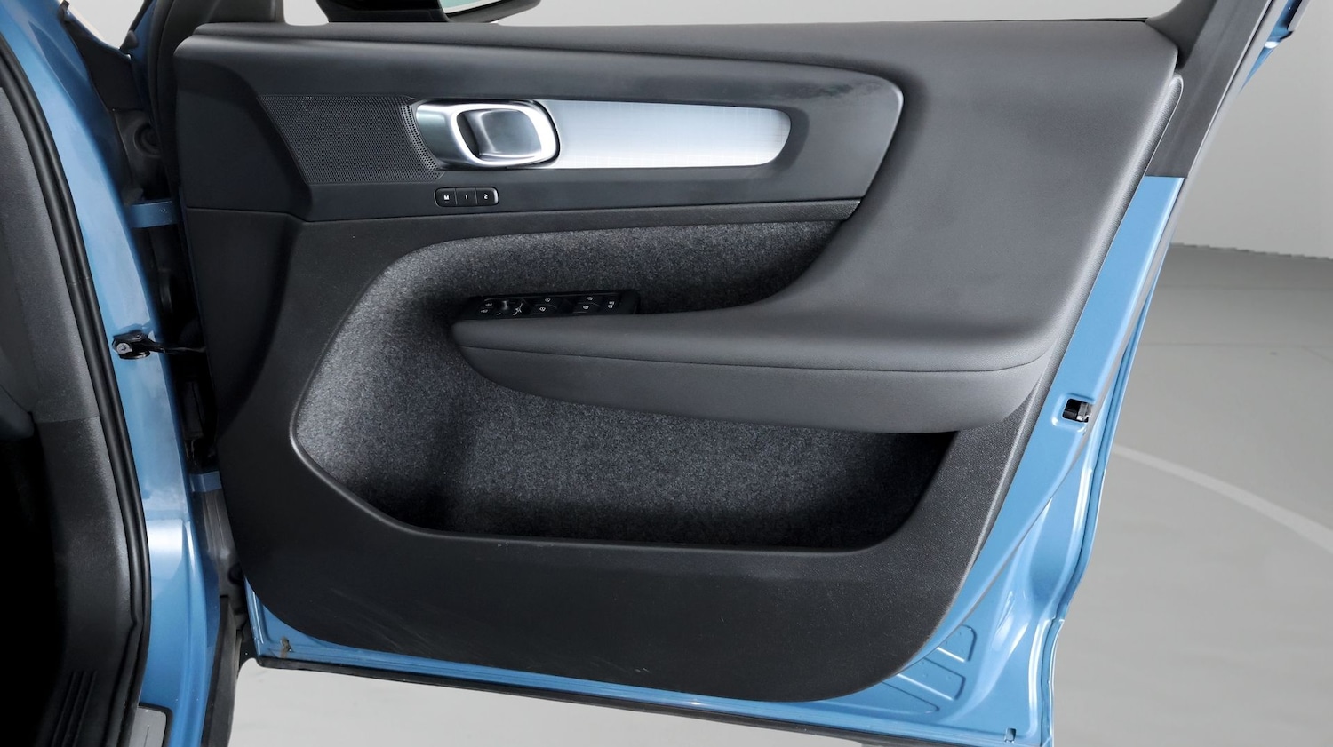 Used Volvo XC40 2023 for sale - 77262071: Photo 15