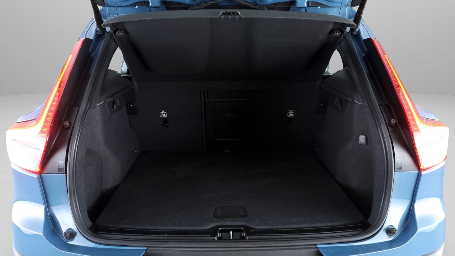 Used Volvo XC40 2023 for sale - 77262071: Photo 17