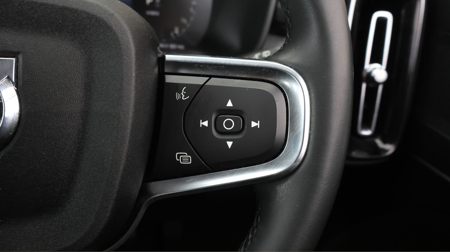 Used Volvo XC40 2023 for sale - 77262071: Photo 21