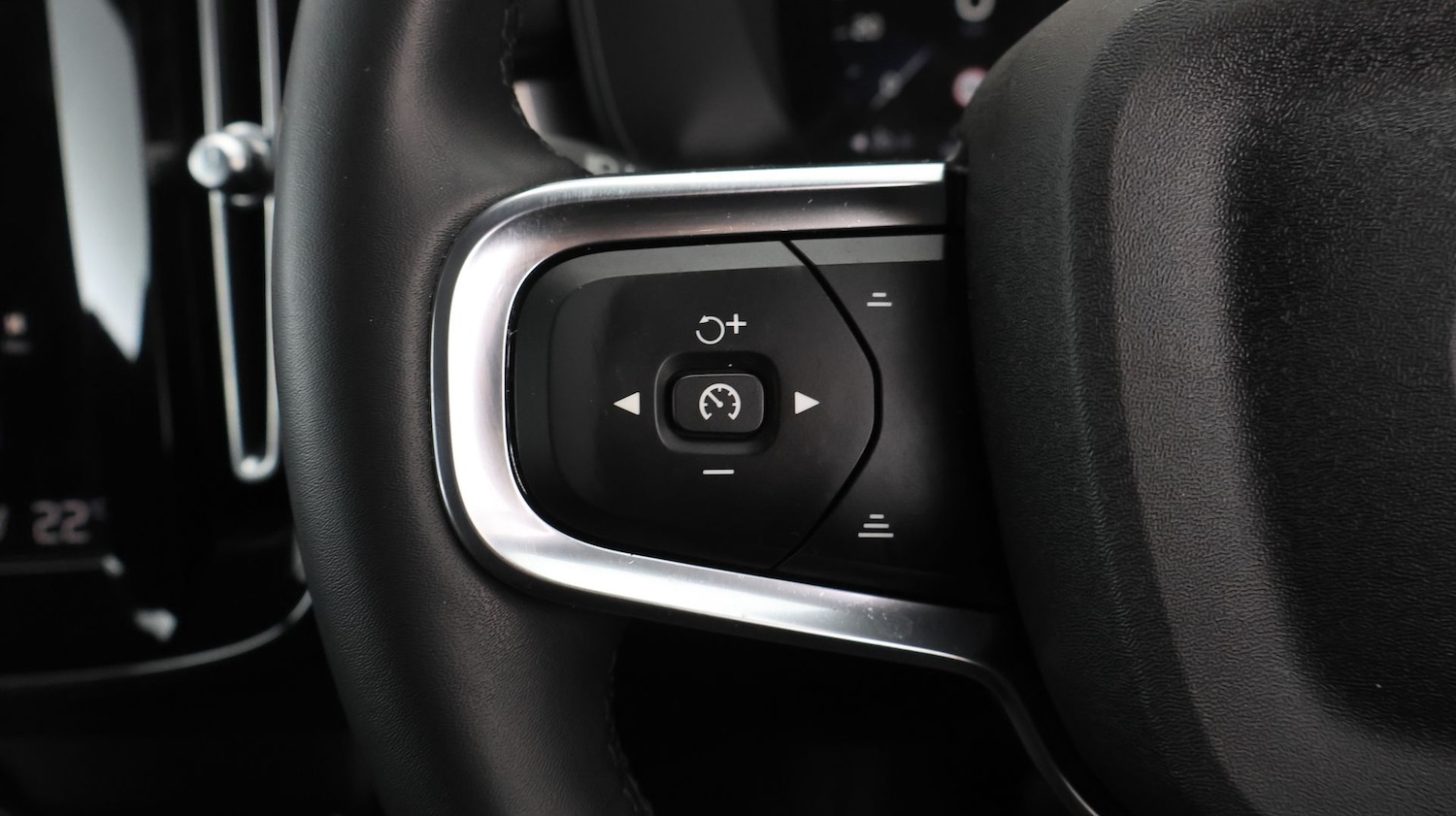 Used Volvo XC40 2023 for sale - 77262071: Photo 24