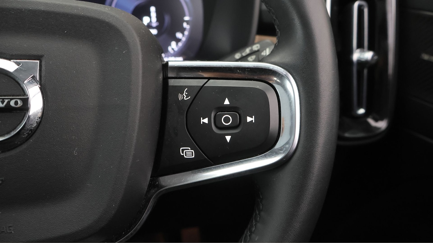 Used Volvo XC40 2023 for sale - 77669386: Photo 24