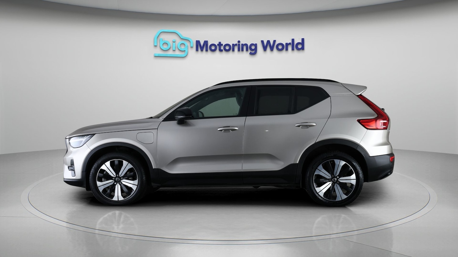 Used Volvo XC40 2023 for sale - 77669386: Photo 4