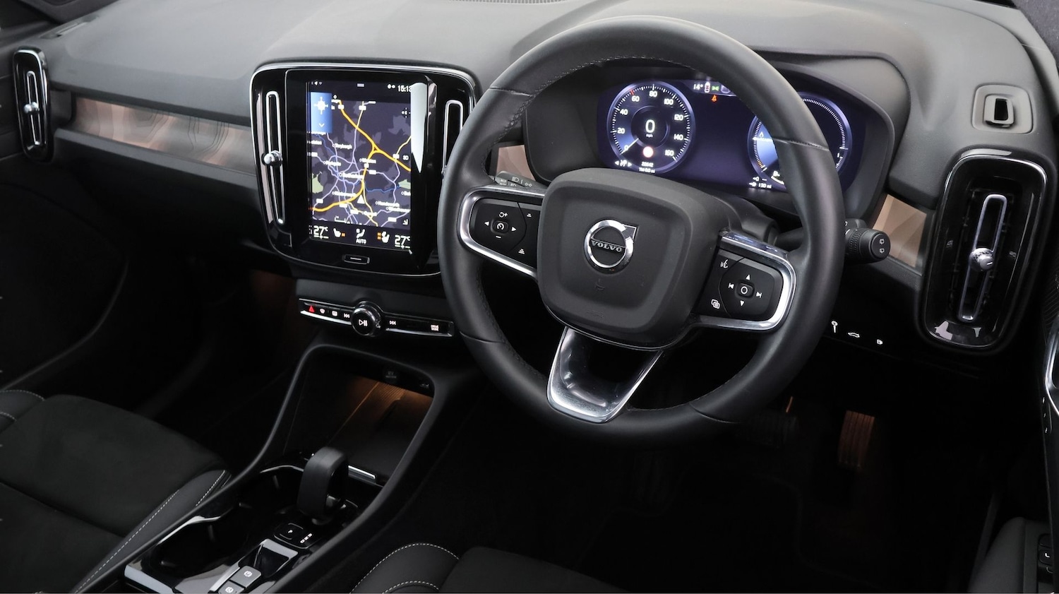 Used Volvo XC40 2023 for sale - 77669386: Photo 9