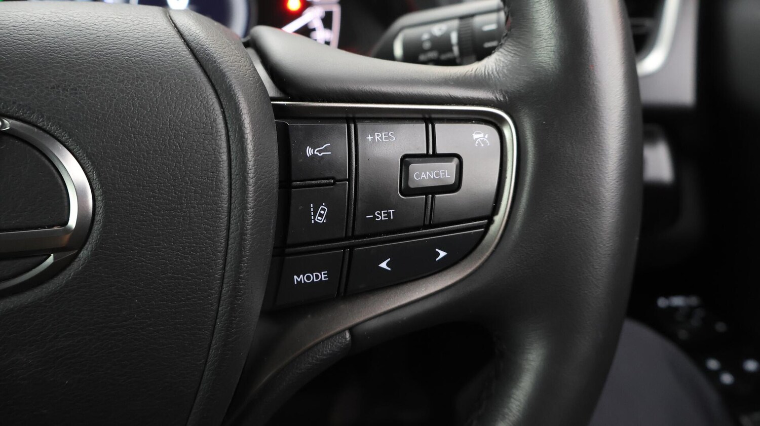 Used Lexus UX 2023 for sale - 76458108: Photo 21