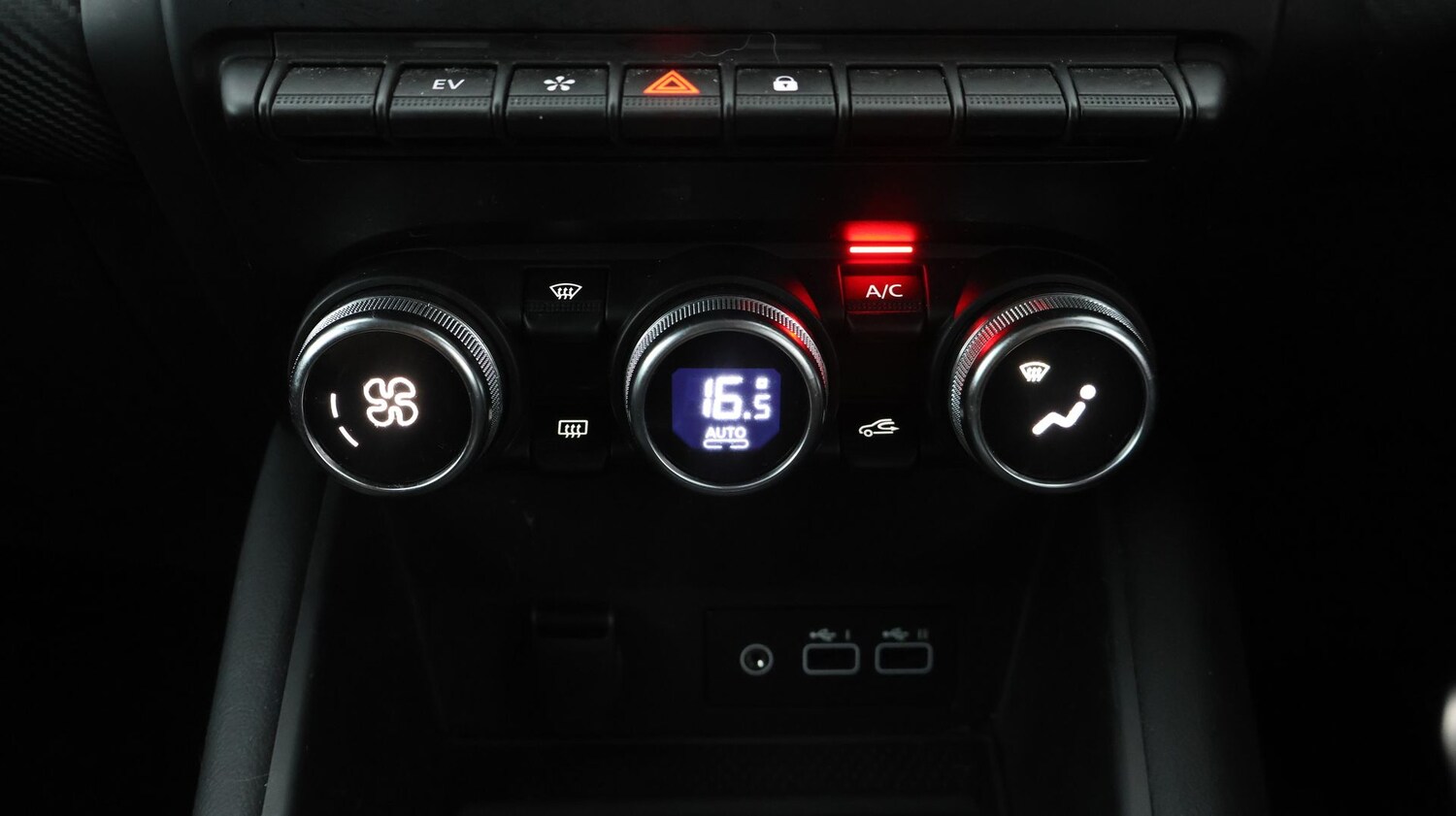 Used Renault Captur 2024 for sale - 77938589: Photo 11