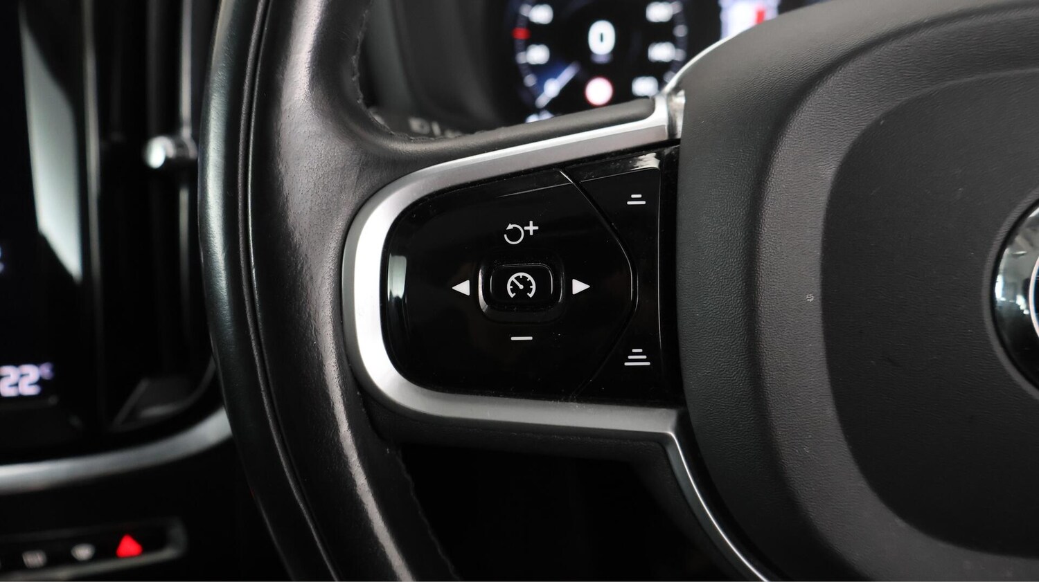 Used Volvo V60 for sale - 76759252: Photo 23