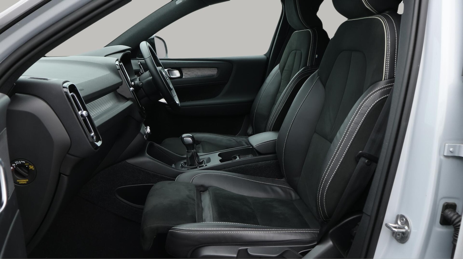 Used Volvo XC40 2022 for sale - 76714710: Photo 15