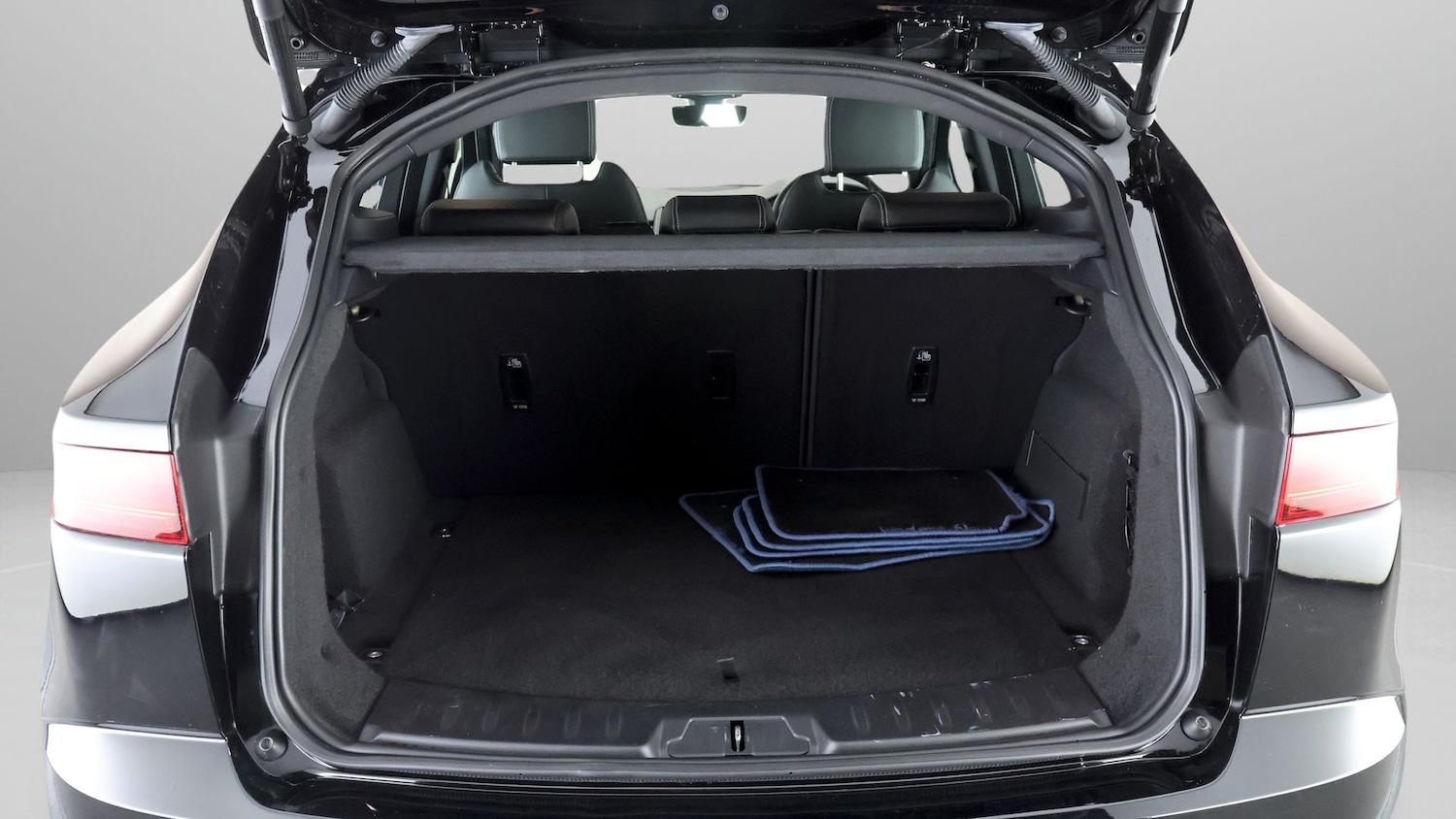 Used Jaguar E-Pace 2020 for sale - 77921627: Photo 16