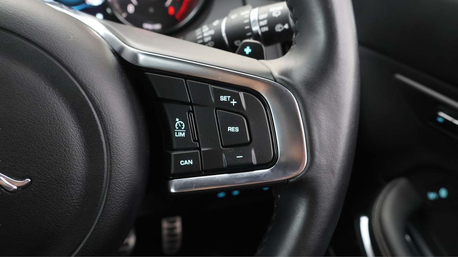 Used Jaguar E-Pace 2020 for sale - 77921627: Photo 22